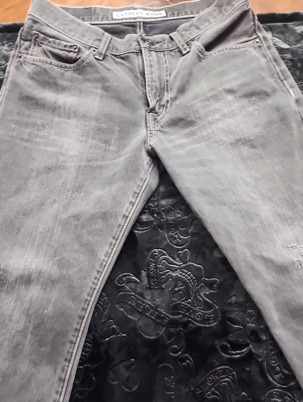 Express Men’s Gray Slim Straight Jeans
